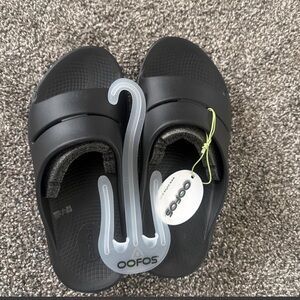 OOFOS Men’s Charcoal Sandals